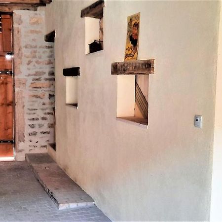 Le Cocoon Avec Parking Gratuit Apartman Cuisery Kültér fotó