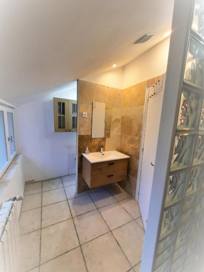 Le Cocoon Avec Parking Gratuit Apartman Cuisery Kültér fotó